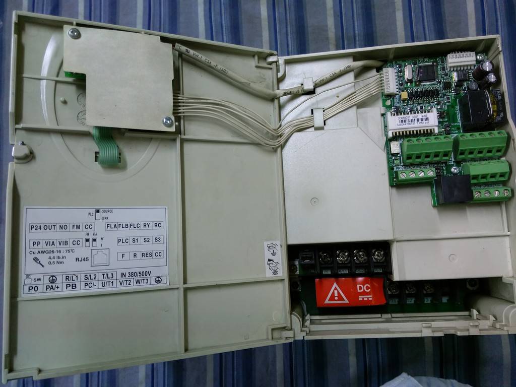 TOSHIBA VFS11-4022PL-WP(1) 2,2KW (380V) SÜRÜCÜ VFS11-4022PL-WP(3A) 380V 
