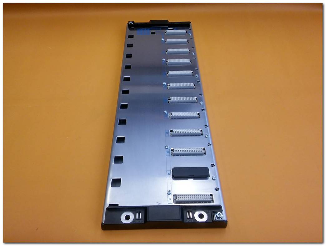 SCHNEİDER TSXRKY12 128LOT CHASSIS MODICON PREMIUM RACK PLC MONTAJ ÇERÇEVESİ