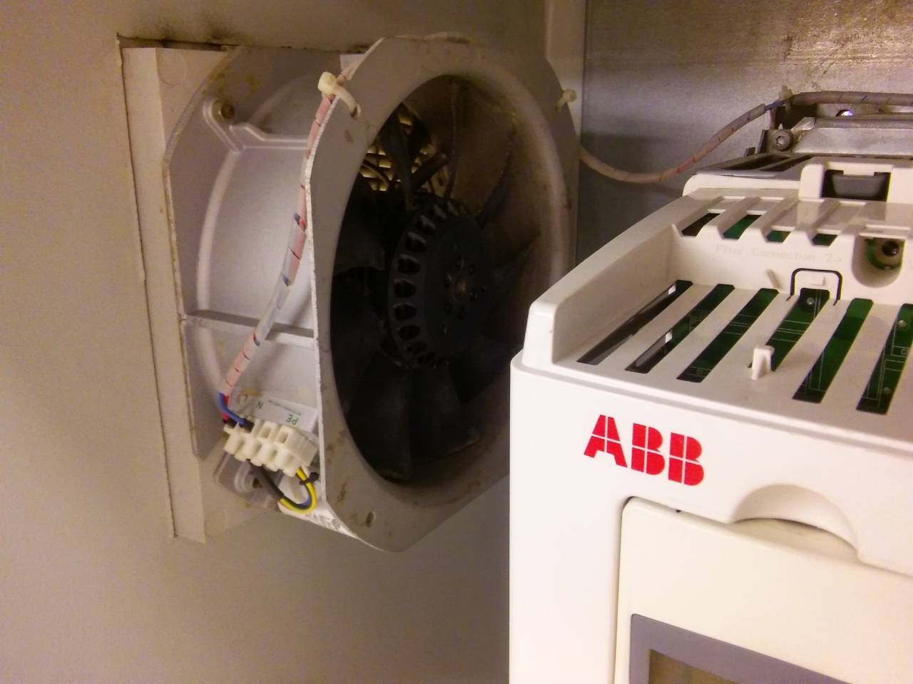 ABB ACS800-04-0135-3 J400 ACS 0135-3 SW ASXR7360 110 KW 225A AĞIR ŞART 8040135300060000