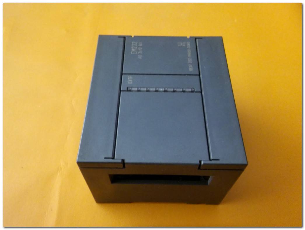 SIEMENS 6ES7 232-0HB00-0XA0 6ES7 232-0HB00-0XA0 EM232 ANALOG OUTPUT MODULE PLC