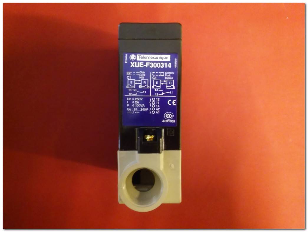 TELEMECANİQUE XUE-F300314 SCHNEİDER SENSÖR FOTO ELEKTRİK DEDEKTÖRÜ 2A 24-240VAC