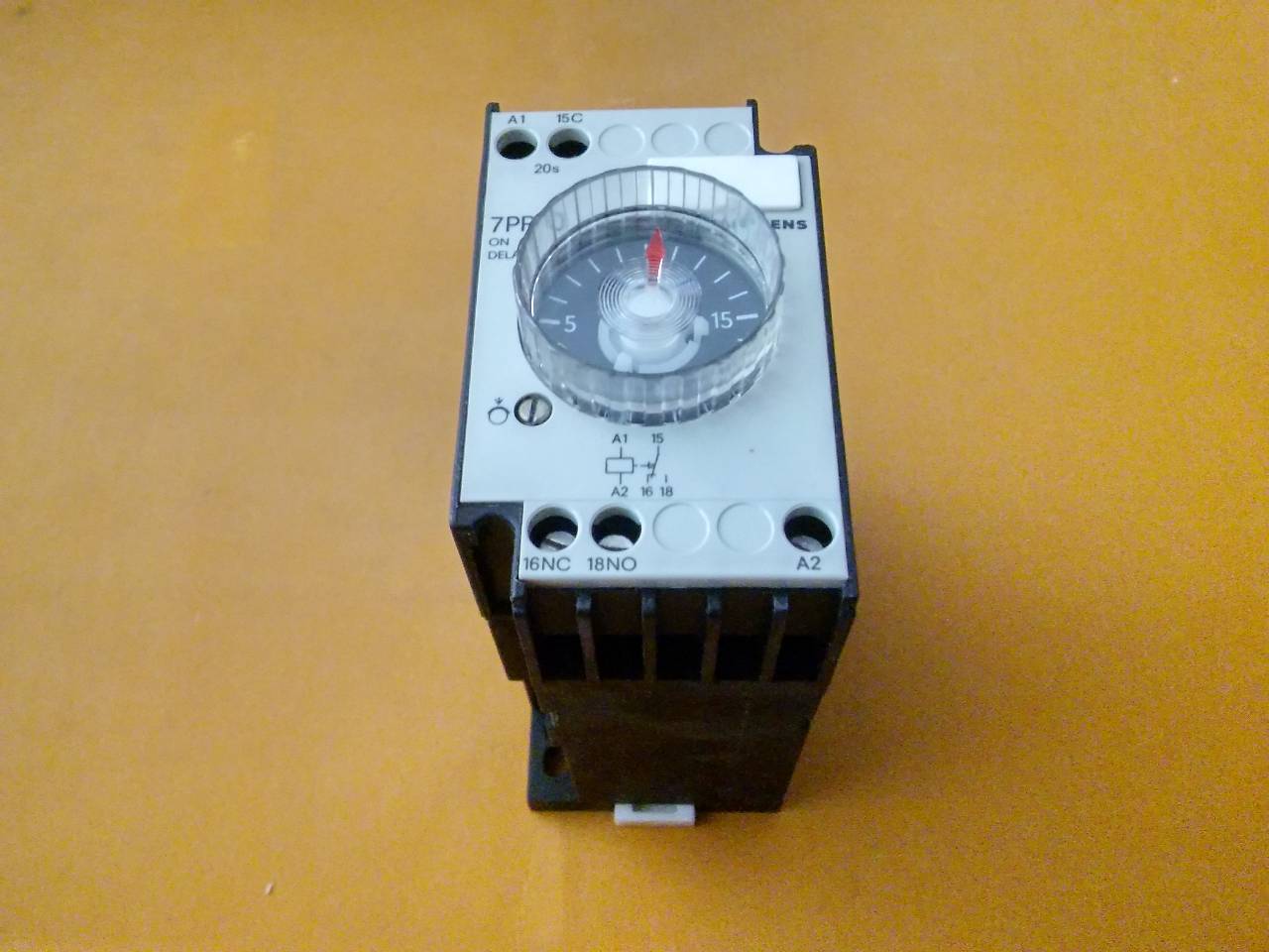 SIEMENS 7PR 7PR10 7PR1040-7AM00 SIFIR KUTULU TİMİNG RELAY 20SN ZAMAN RÖLESİ