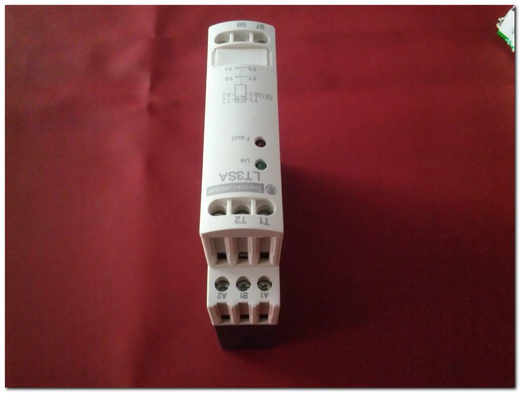 TELEMECANİQUE LT3 SA00M E 232 D TERMİSTÖR KORUMA RÖLESİ PTC TERMAL KORUMASI ELEKTRONİK FAZLA AKIM RÖLESİ SCHNEİDER