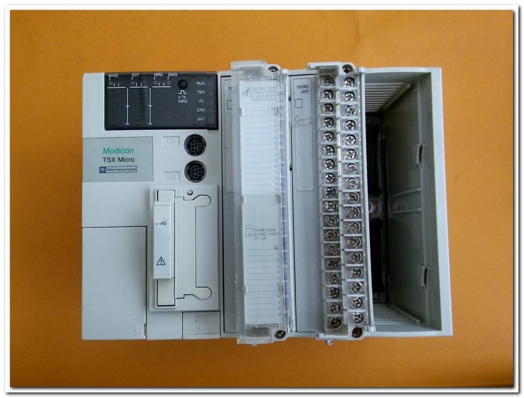 TELEMECANIQUE TSXDMZ28DT INPUT OUTPUT MODULE MODİCON TSX MİCRO GİRİŞ ÇIKIŞ MODÜLÜ