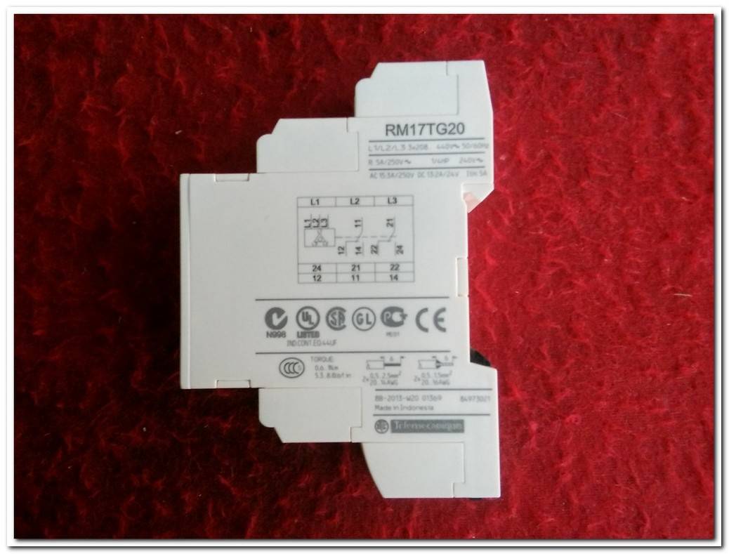 SCHNEİDER RM17TG20 ZELİO SIFIR KUTULU FAZ KAYBI FAZ SIRASI FAZ KONTROL RÖLESİ
