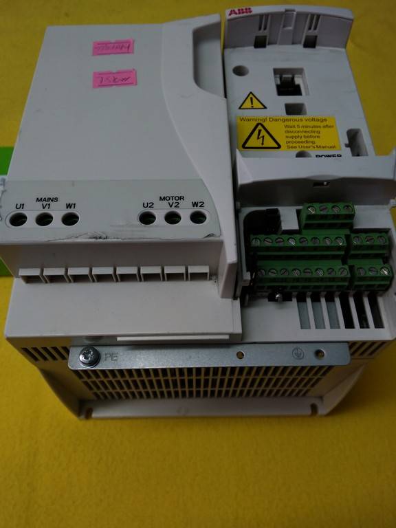 ABB ACS355-03E-15A6-4 7,5KW 10HP 15,6A SÜRÜCÜ INVERTER DRIVER