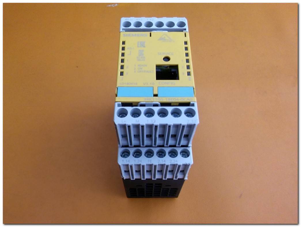 SIEMENS 3RK1105-1BE04-0CA0 ASISAFE BASİS SAFETY MONİTOR GÜVENLİK MONİTÖRÜ