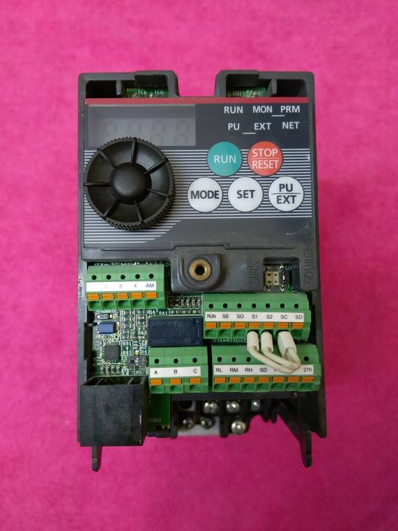 MITSUBISHI FR-D720S-042-EC 0,75KW 4,2A SÜRÜCÜ