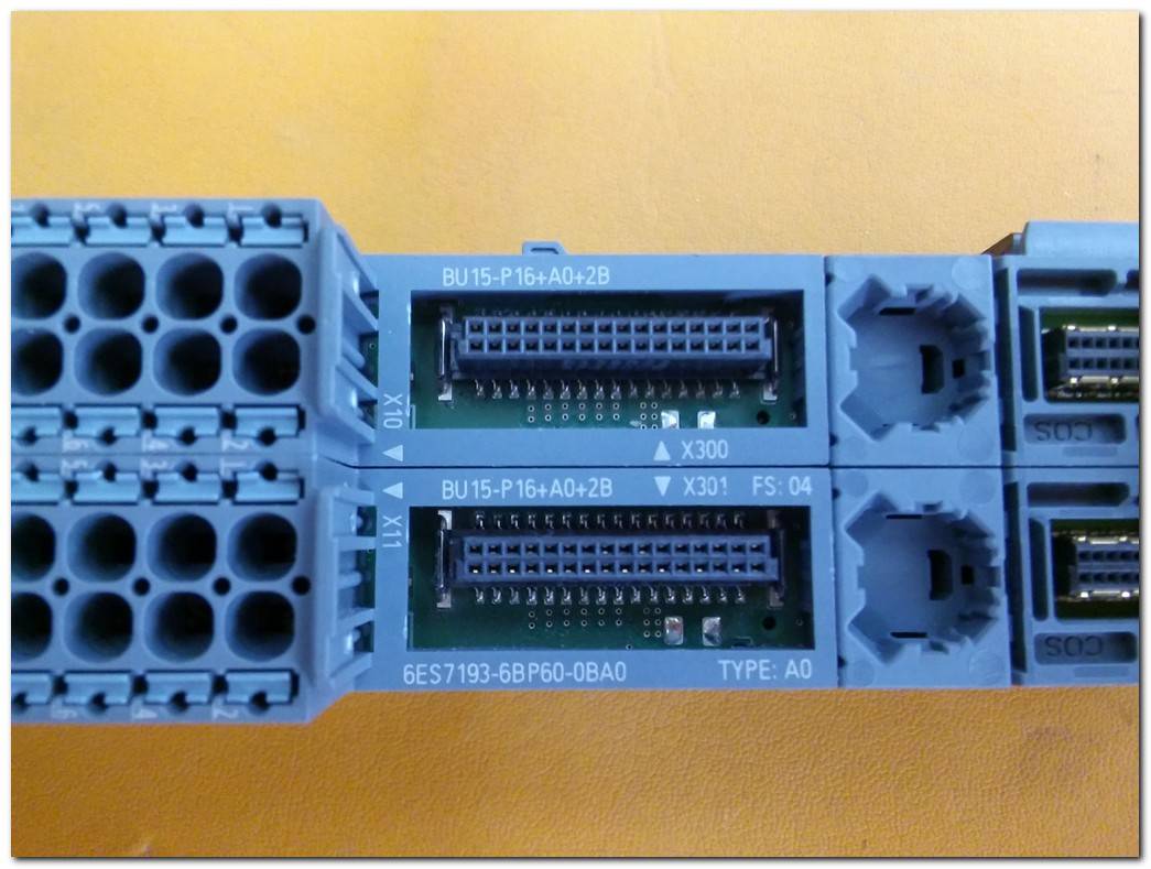 SIEMENS 6ES7 193-6BP60-0BA0 S V-L8AD0300 SIMATIC ET200SP