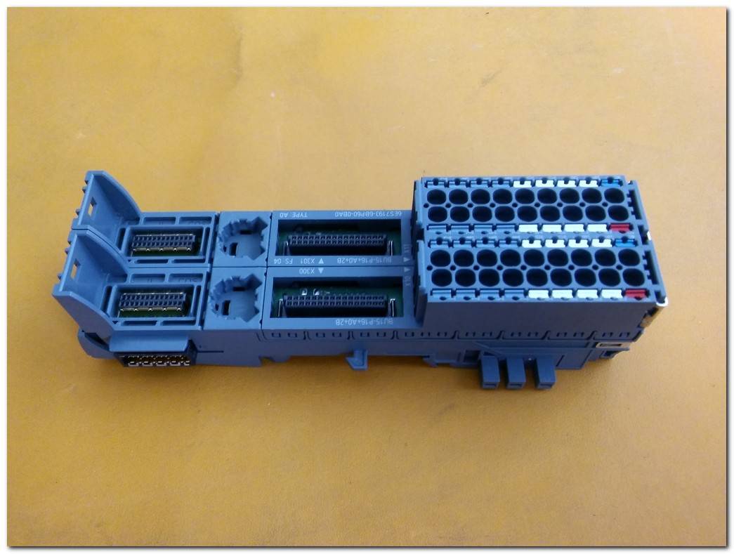 SIEMENS 6ES7 193-6BP60-0BA0 S V-L8AD0300 SIMATIC ET200SP