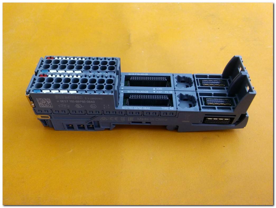 SIEMENS 6ES7 193-6BP60-0BA0 S V-L8AD0300 SIMATIC ET200SP