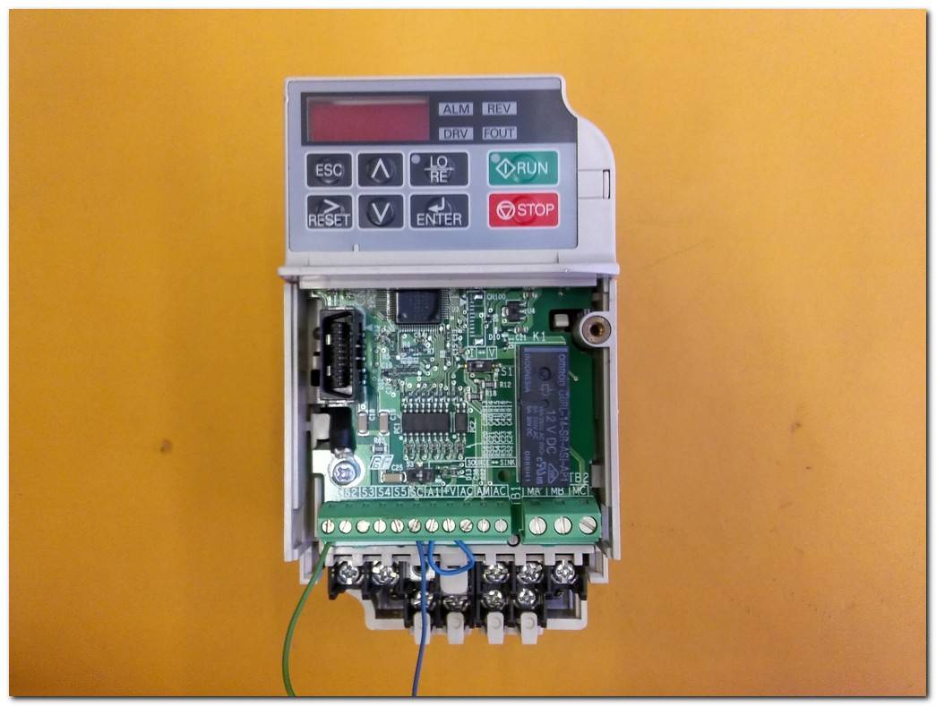 YASKAWA CIMR-JBBA0003BAA 0,4KW-0,75KW SÜRÜCÜ 0,40 KW - 0,75 KW INVERTER