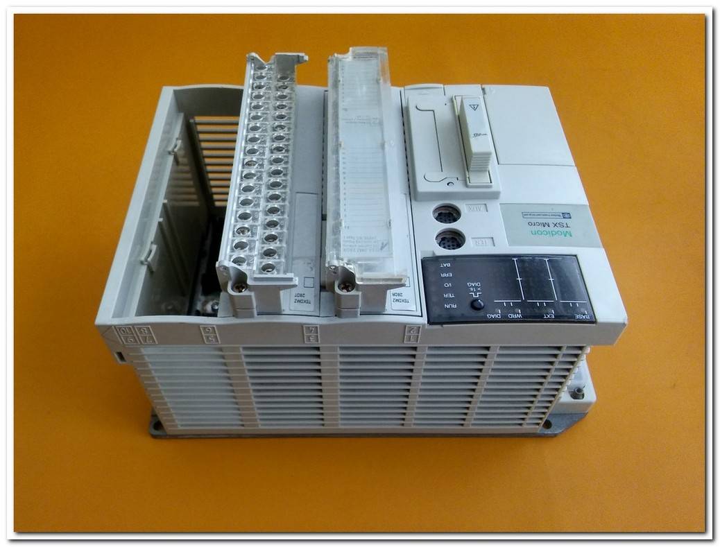 TELEMECANIQUE TSXDMZ28DT INPUT OUTPUT MODULE MODİCON TSX MİCRO GİRİŞ ÇIKIŞ MODÜLÜ