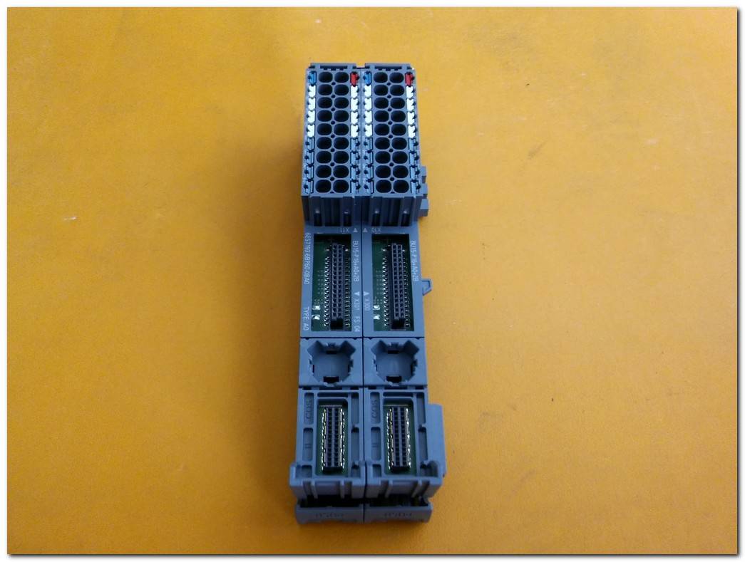 SIEMENS 6ES7 193-6BP60-0BA0 S V-L8AD0300 SIMATIC ET200SP