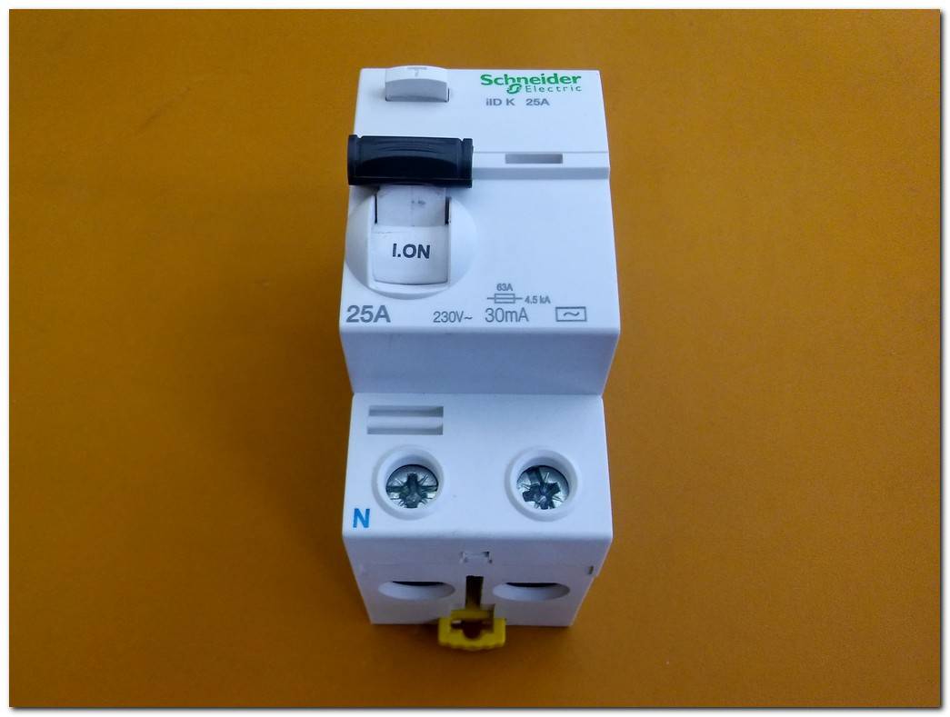 SCHNEİDER İID K 25A A9R50225 KAÇAK AKIM KORUMA RÖLESİ