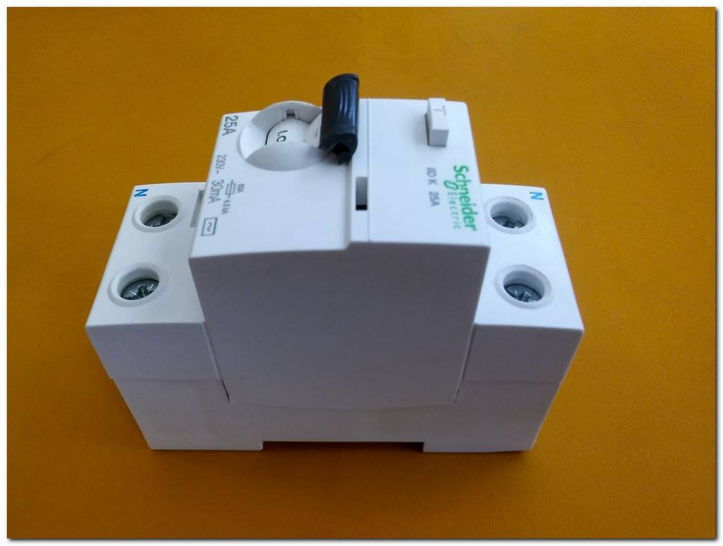SCHNEİDER İID K 25A A9R50225 KAÇAK AKIM KORUMA RÖLESİ