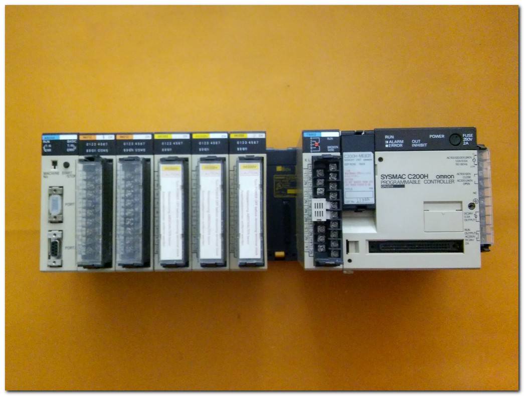 OMRON C200H-BC081-V1 CPU BASE UNIT PLC