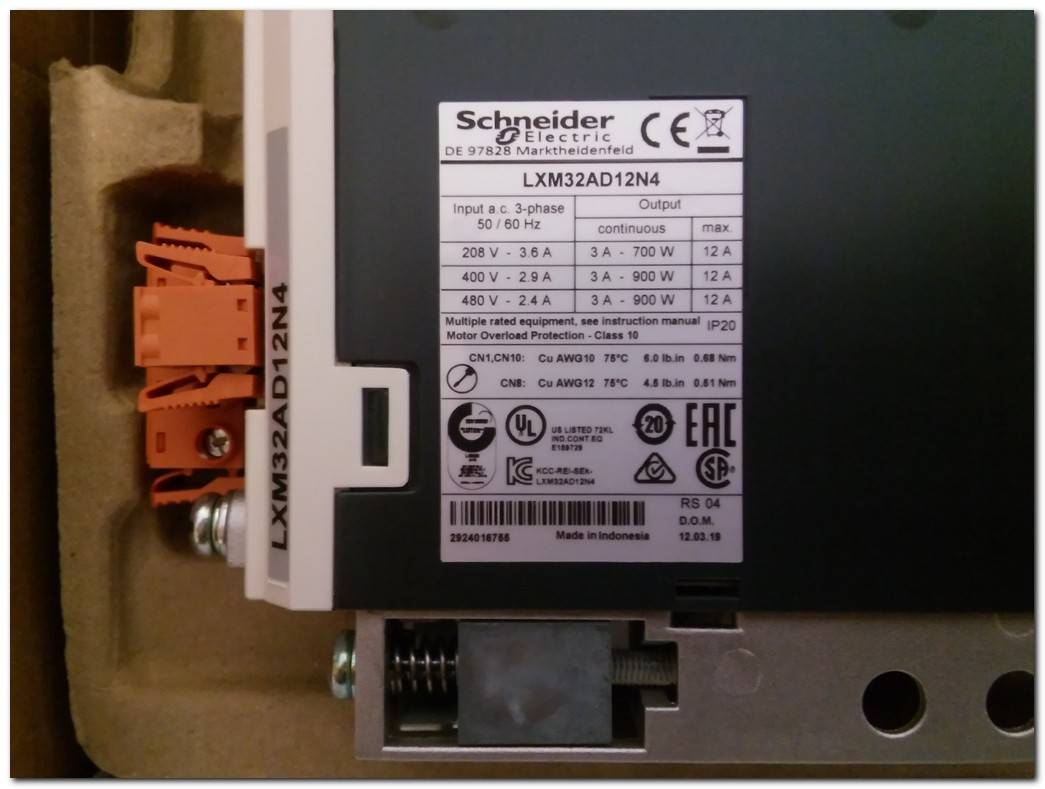 SCHNEİDER LXM32AD12N4 AC SERVO DRİVE SÜRÜCÜ SIFIR KUTULU