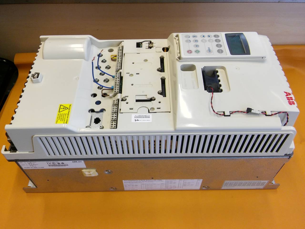 ACS800-04-0060-3+J400 ACS800-04-0060-3 ABB