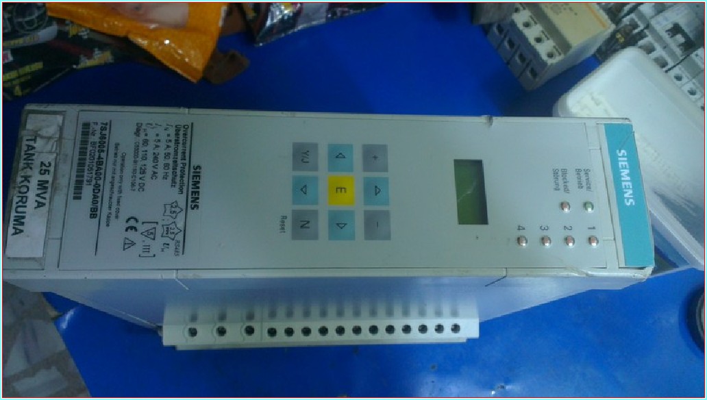 SIEMENS 7SJ6005-4BA00-0DA0/BB ZAMANLI AŞIRI AKIM KORUMA