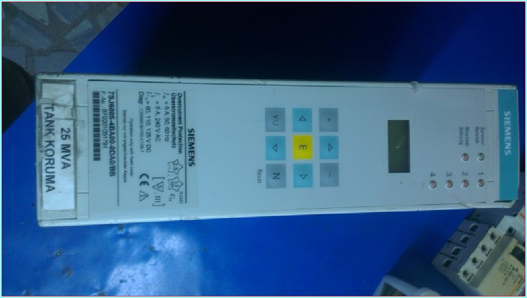 SIEMENS 7SJ6005-4BA00-0DA0/BB ZAMANLI AŞIRI AKIM KORUMA