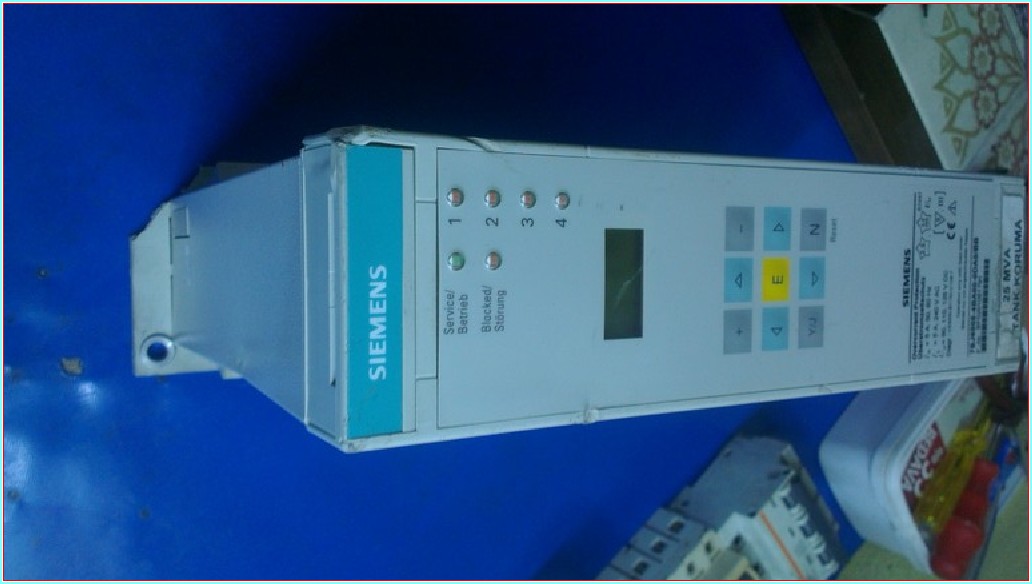 SIEMENS 7SJ6005-4BA00-0DA0/BB ZAMANLI AŞIRI AKIM KORUMA