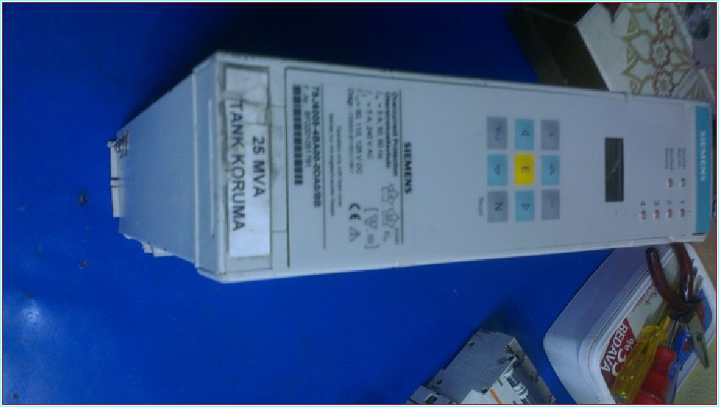 SIEMENS 7SJ6005-4BA00-0DA0/BB ZAMANLI AŞIRI AKIM KORUMA