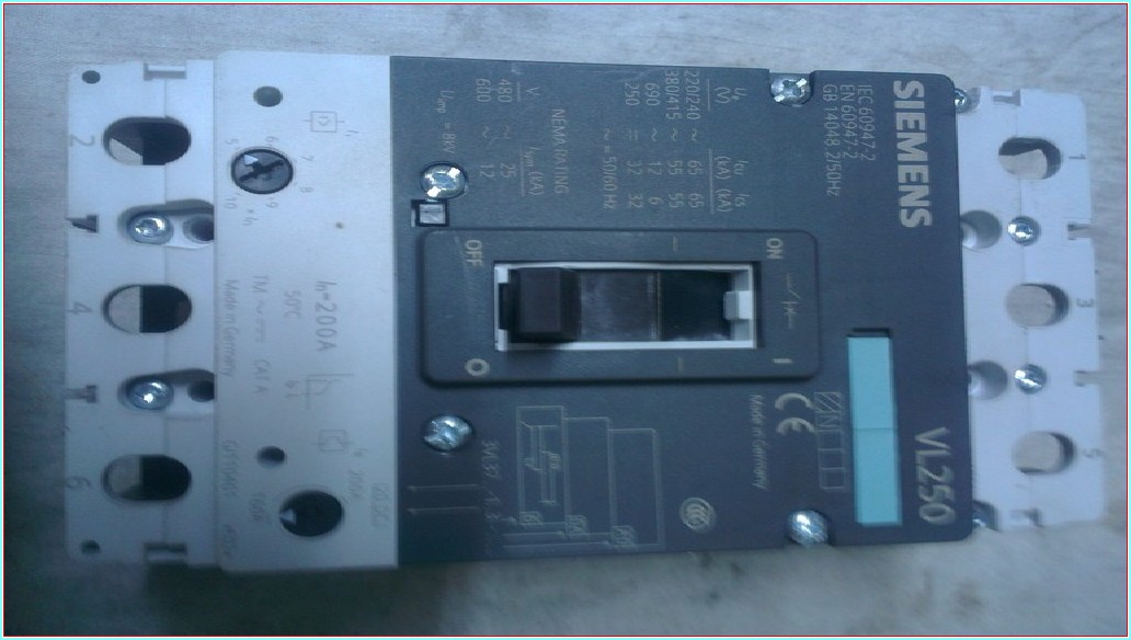 SIEMENS 3VL3725-1AA34-0AA0 3VL9325-7DC35 VL250