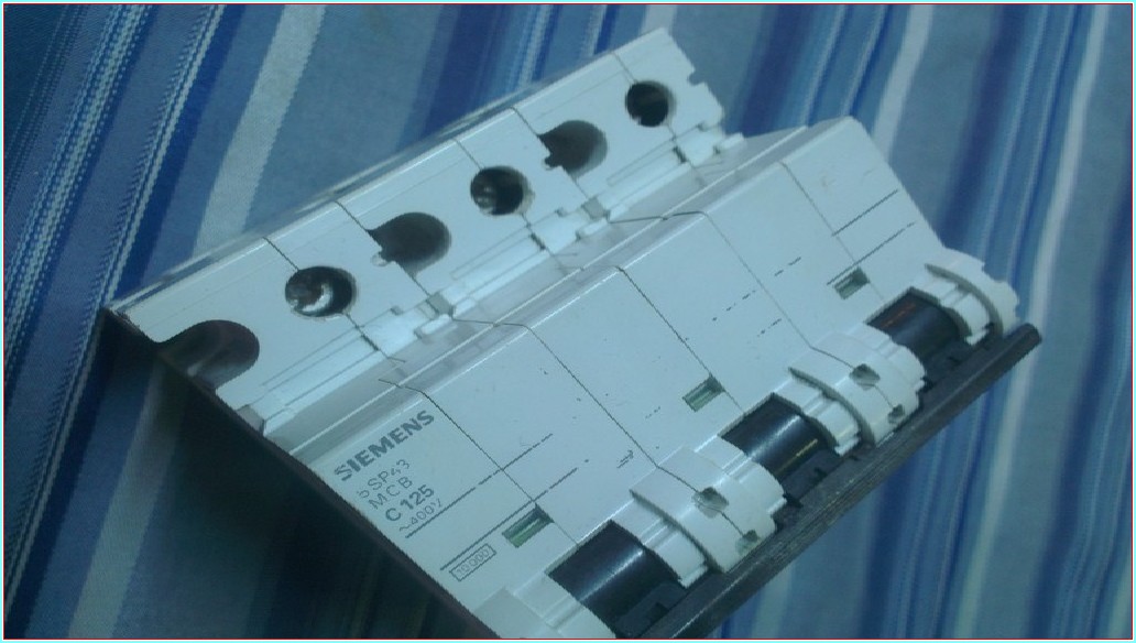 SIEMENS 5SP43 MCB C125 125A C OTOMAT SIFIR KUTULU 