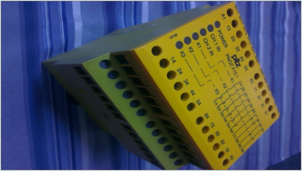 PİLZ PNOZ X10.1 24VDC 6N/O 4N/C 6LED EMNİYET RÖLESİ