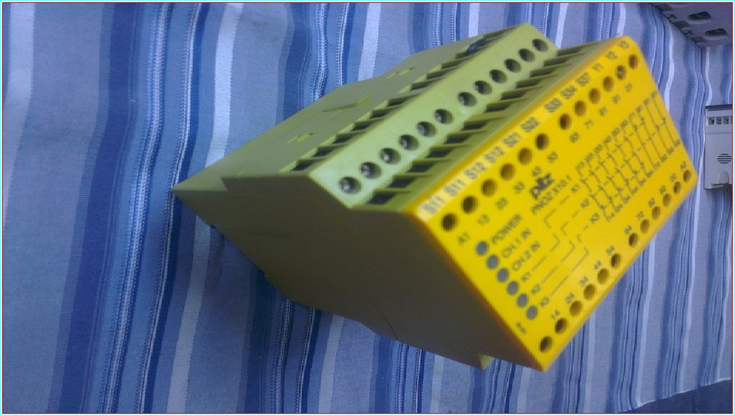 PİLZ PNOZ X10.1 24VDC 6N/O 4N/C 6LED EMNİYET RÖLESİ