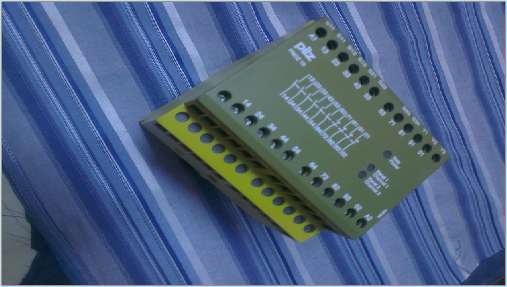 PİLZ PNOZ 10 24VDC SIFIR KUTULU EMNİYET RÖLESİ
