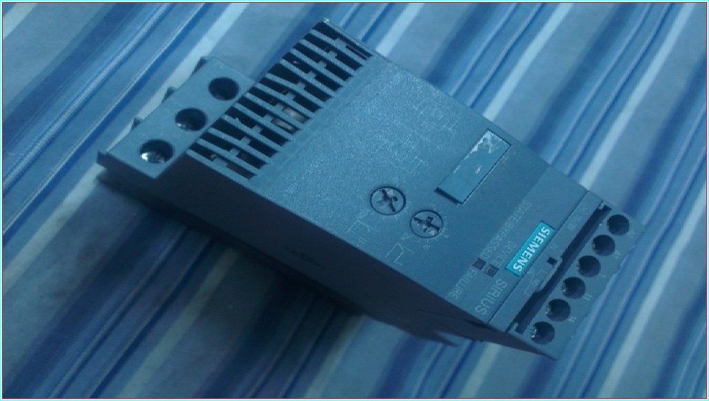 SIEMENS 3RW3027-1BB14 15KW 32,2A SIFIR YUMUŞAK YOL VERME SOFSTARTER