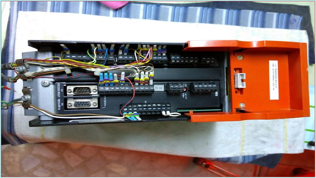 SEW EURODRIVE MDS60A0055-5A3-4-00 8,7KVA 12,5A SÜRÜCÜ