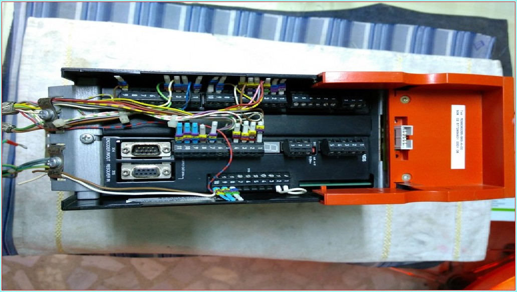 SEW EURODRIVE MDS60A0055-5A3-4-00 8,7KVA 12,5A SÜRÜCÜ