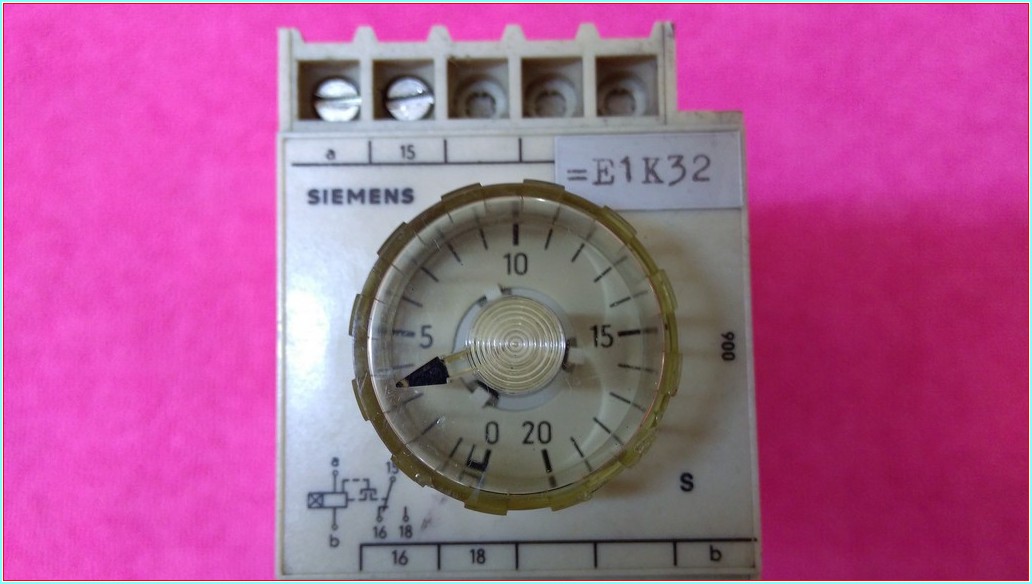 SIEMENS 7PR2200-1GC ZAMAN SAATİ