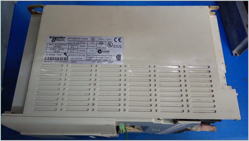 SCHNEİDER ATV28HD12N4 7,5KW SÜRÜCÜ INVERTER DRIVER