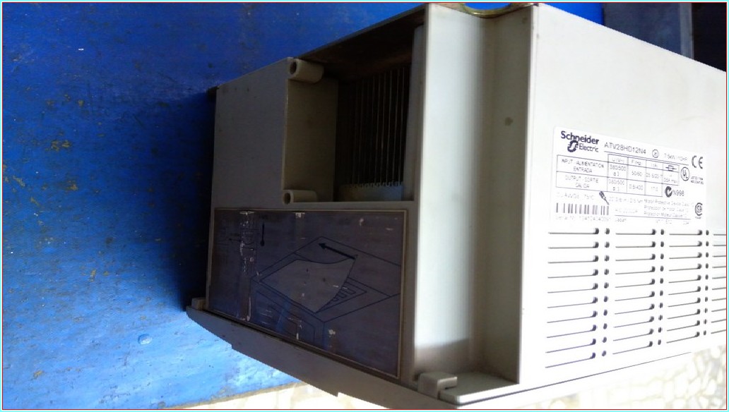 SCHNEİDER ATV28HD12N4 7,5KW SÜRÜCÜ INVERTER DRIVER