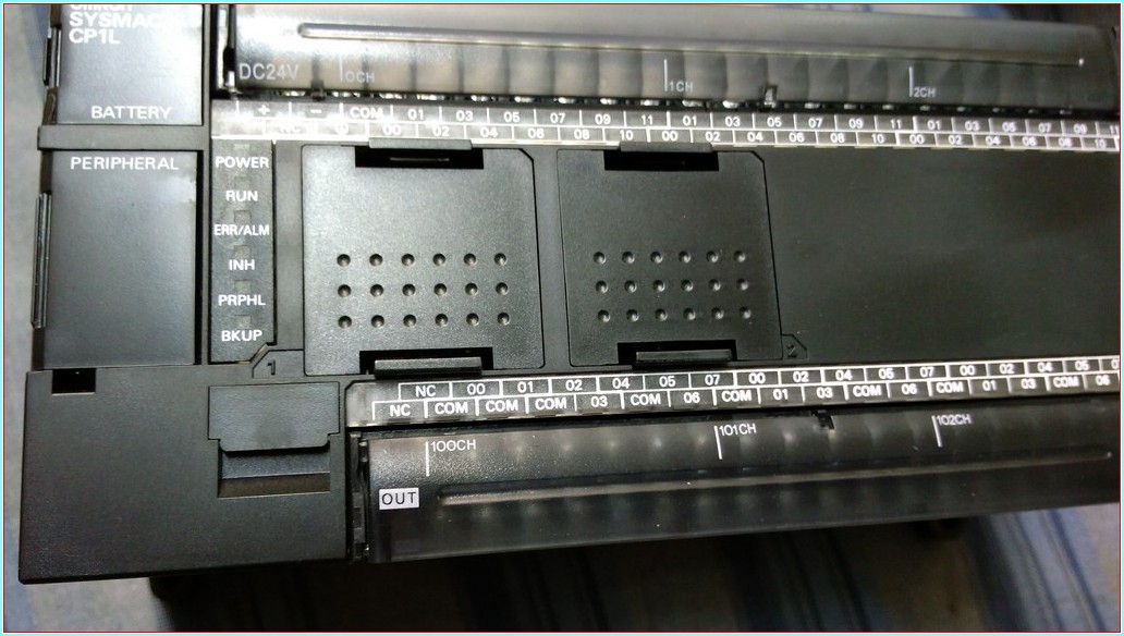 OMRON CP1L-M60DT1-D SIFIR KUTULU PLC