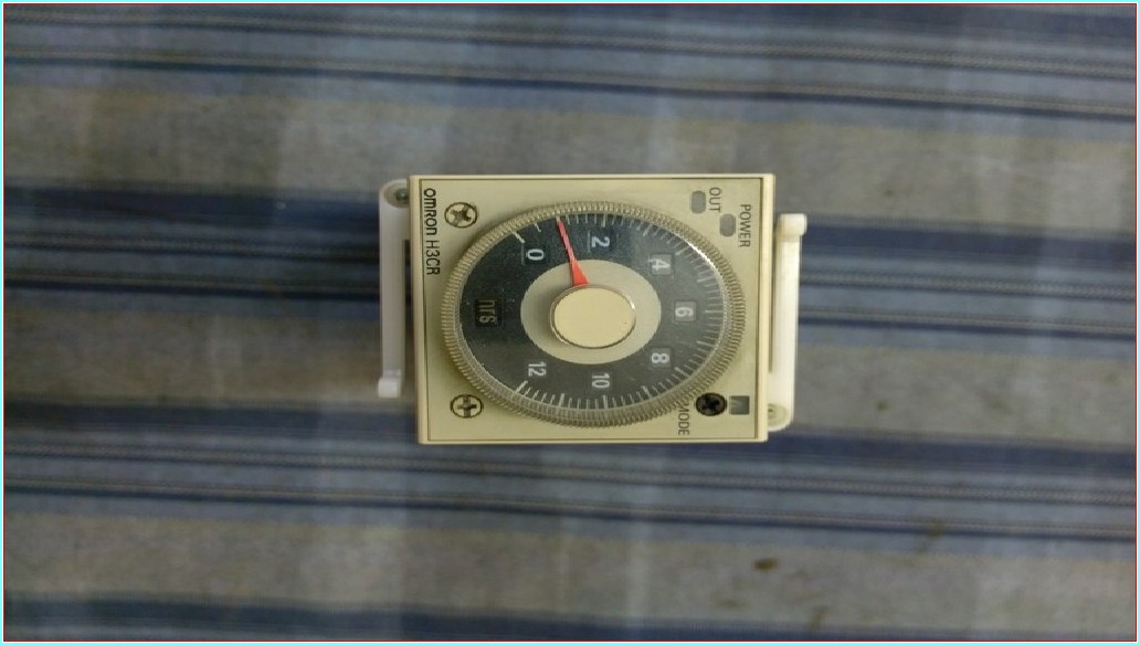 OMRON H3CR ÇOK FONKSİYONLU ZAMAN SAATİ