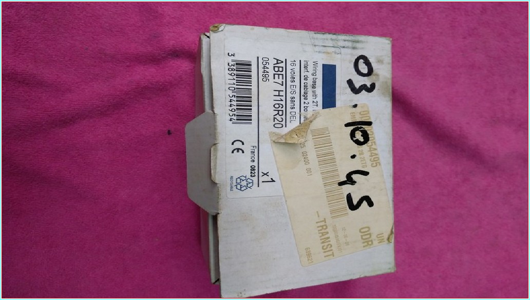 TELEMECANİQUE ABE7 H16R20 SIFIR KUTULU PLC