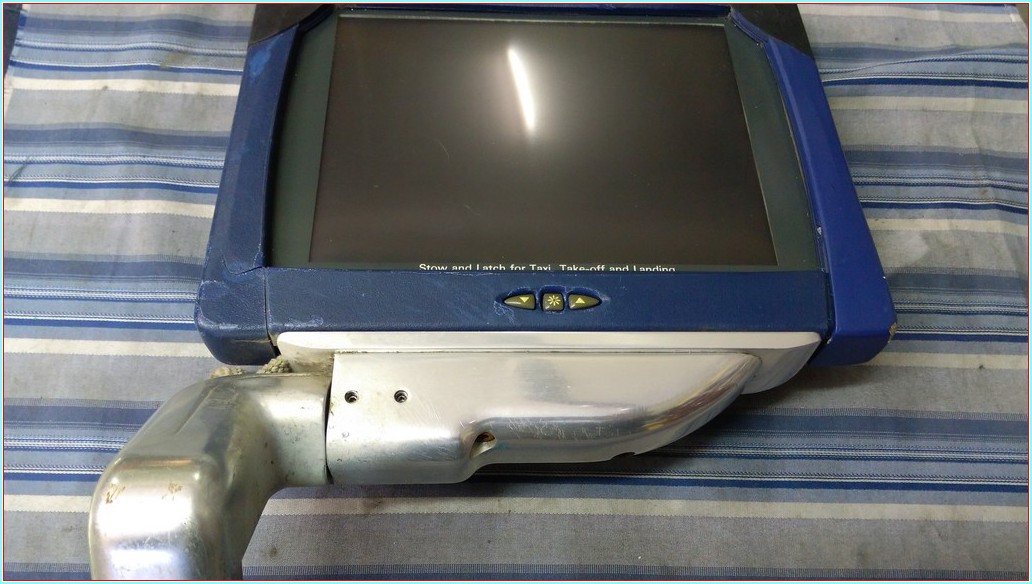 STOW AND LATCH FOR TAXİ TAKE-OFF AND LANDİNG