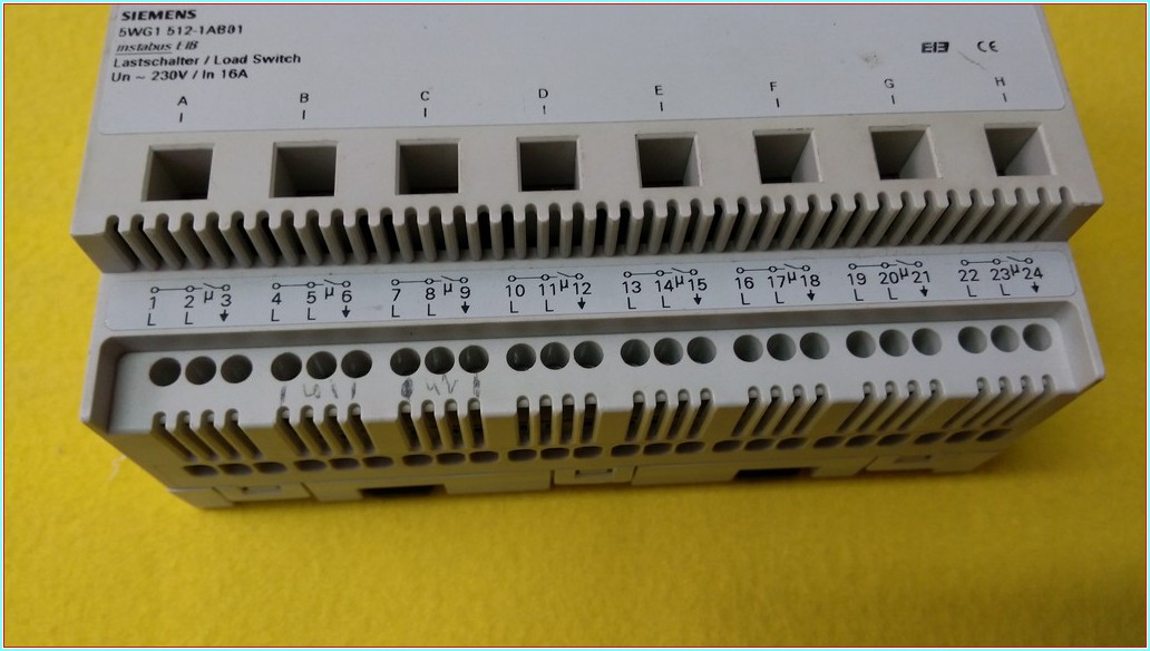 SIEMENS 5WG1 512-1AB01 YÜK ŞARTELİ 8 ÇIKIŞ MODÜL