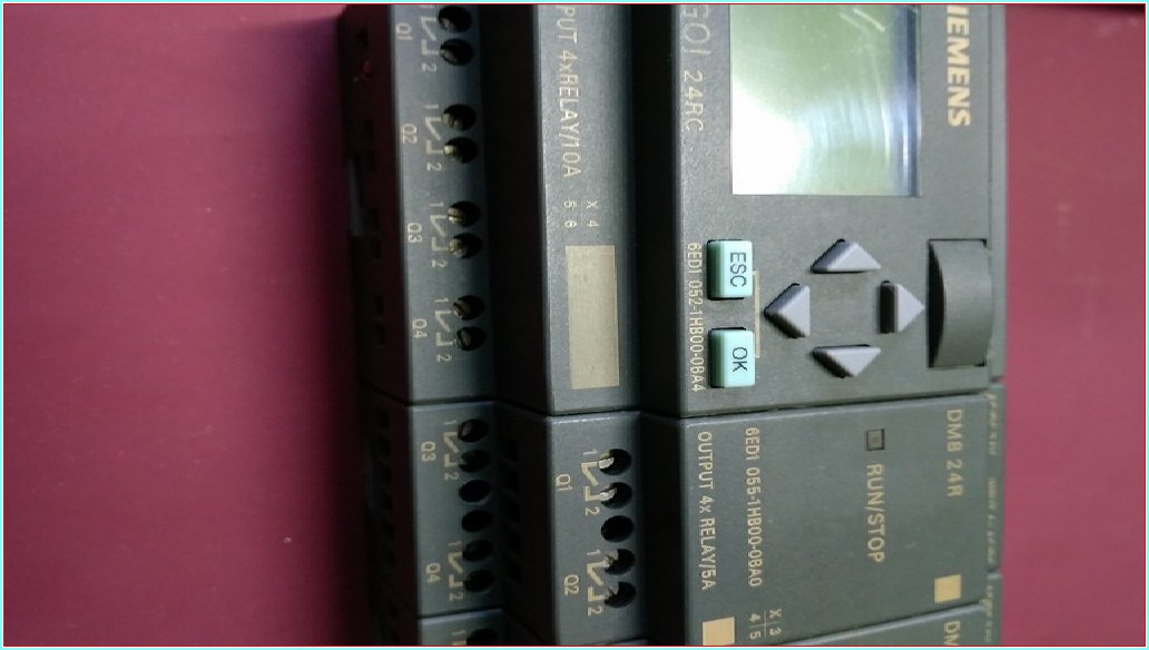 SIEMENS 6ED1 052-1HB00-0BA4 6ED1052-1HB00-0BA4 SIEMENS LOGO 24RC PLC