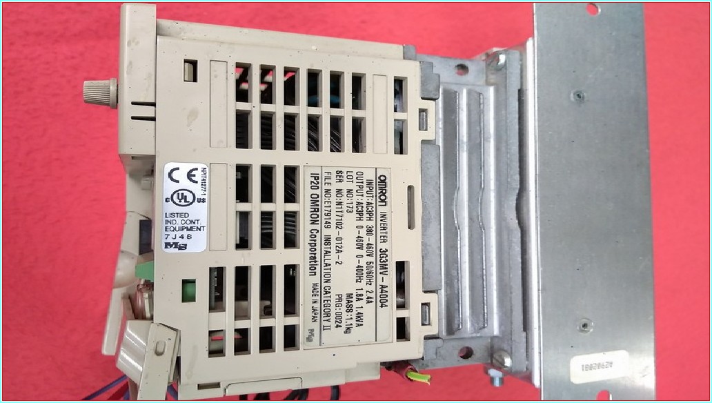 OMRON 3G3MV-A4004 1,4KVA 2,4A 380VAC SÜRÜCÜ INVERTER