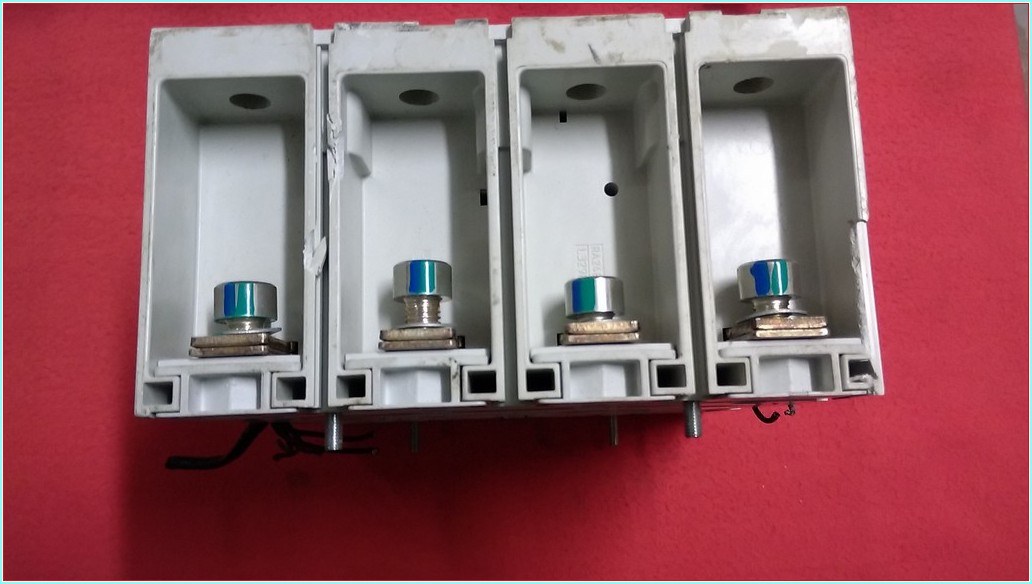 ABB TMAX T5N 400 400A 4 KUTUPLU SACE TMAX TMŞ ŞALTER DEVRE KESİCİ