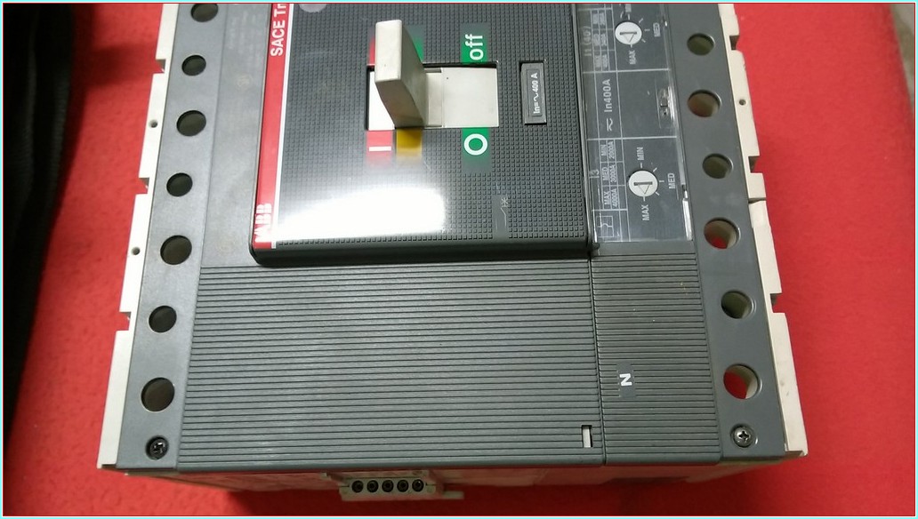 ABB TMAX T5N 400 400A 4 KUTUPLU SACE TMAX TMŞ ŞALTER DEVRE KESİCİ