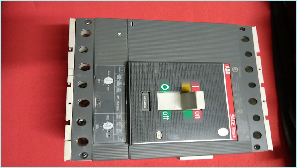 ABB TMAX T5N 400 400A 4 KUTUPLU SACE TMAX TMŞ ŞALTER DEVRE KESİCİ