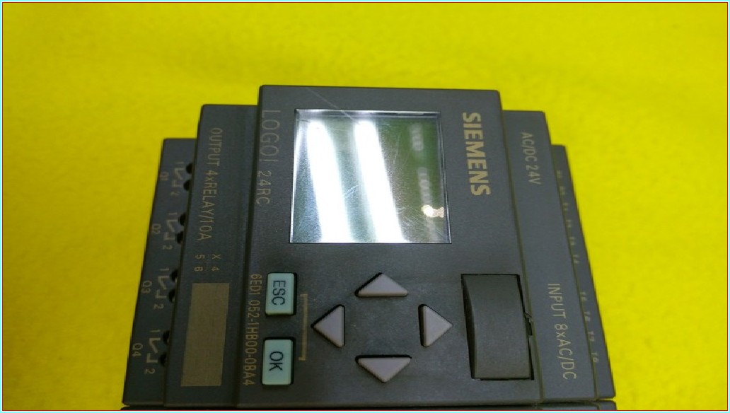 SIEMENS 6ED1 052-1MD00-0BA5 6ED1052-1MD00-0BA5 LOGO 12/24RC PLC