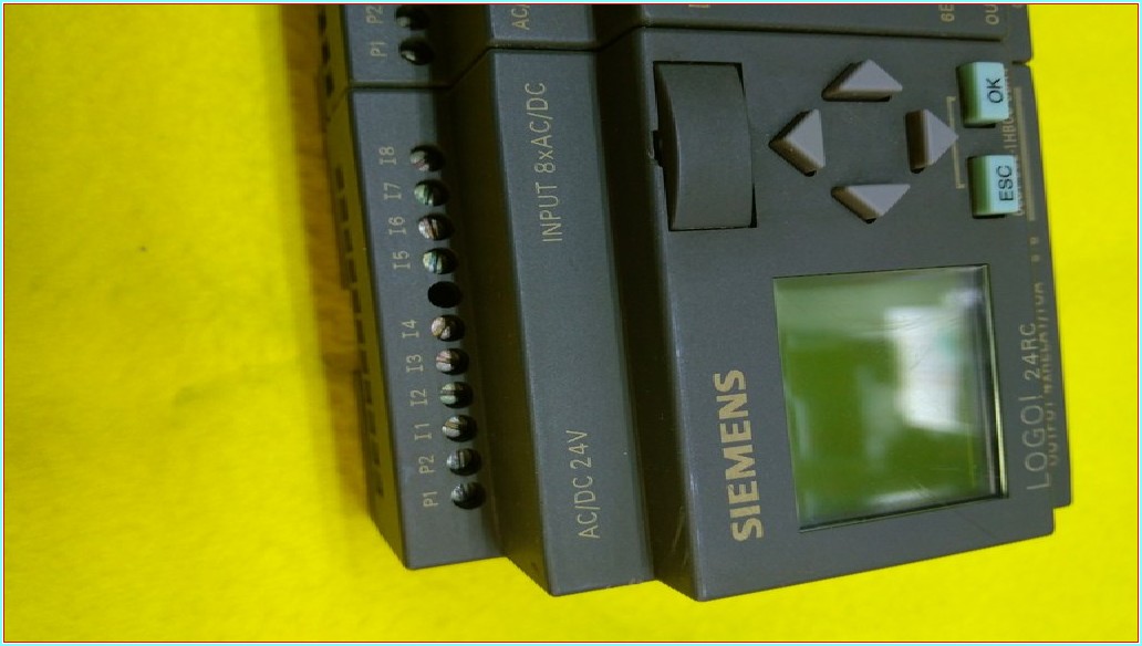 SIEMENS 6ED1 052-1MD00-0BA5 6ED1052-1MD00-0BA5 LOGO 12/24RC PLC